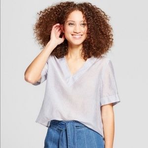 NWT lightweight box fit blouse!